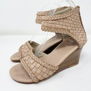 ELF Tan Woven Wedges